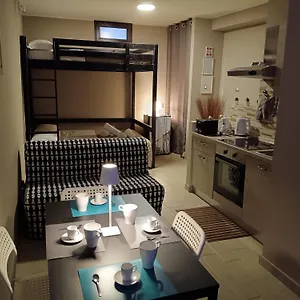 U Peri Alivu House Katania